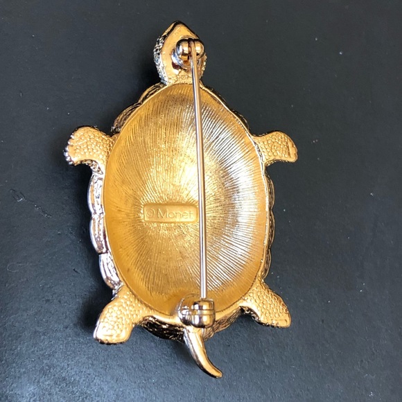 Vintage Monet Gold Plated Turtle Brooch. - Picture 5 of 10